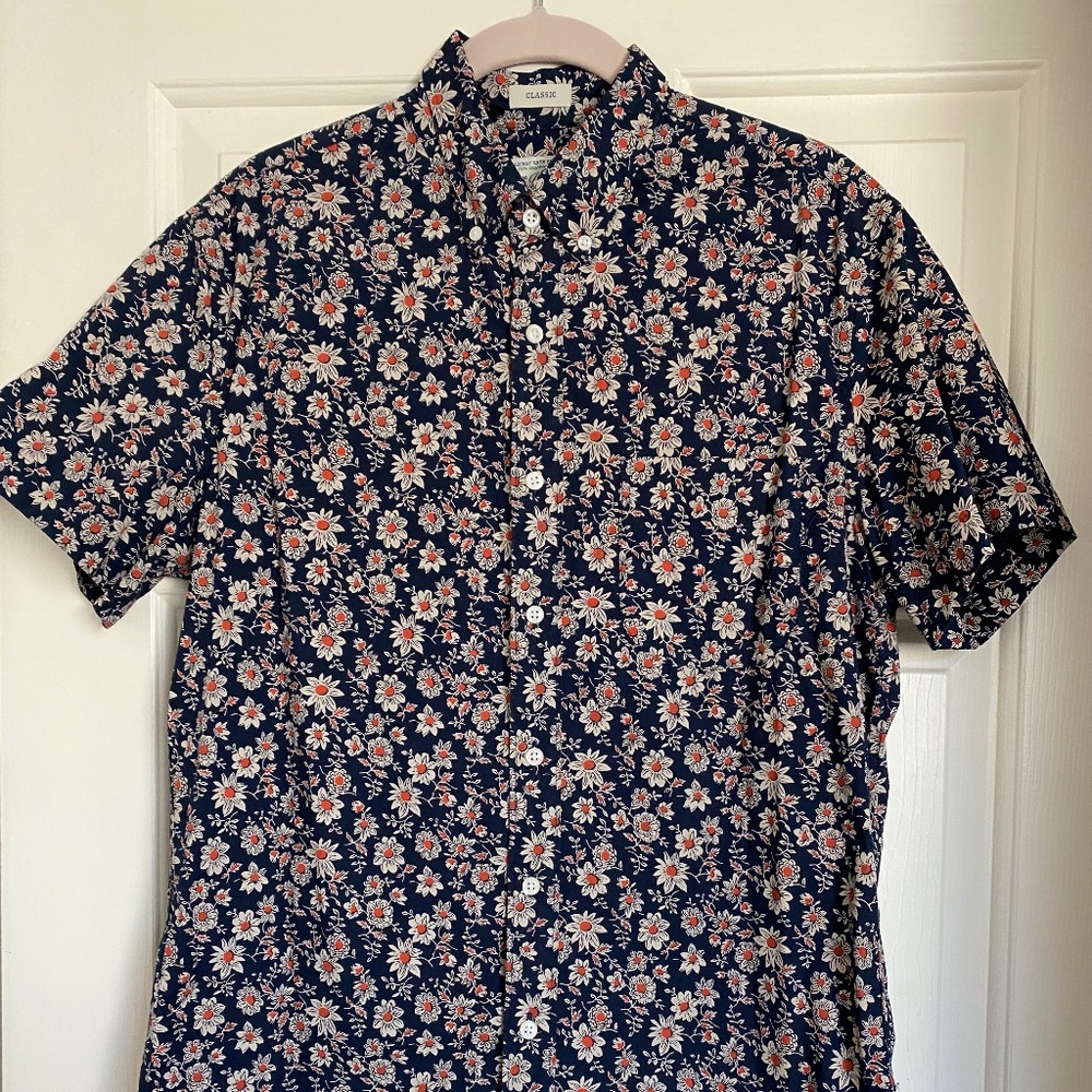 J. Crew Men's Classic short sleeved shirt